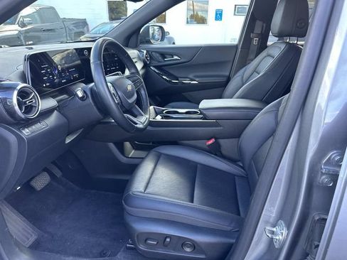 Used 2025 Chevrolet Equinox LT w/ Convenience Package II FWD image 18