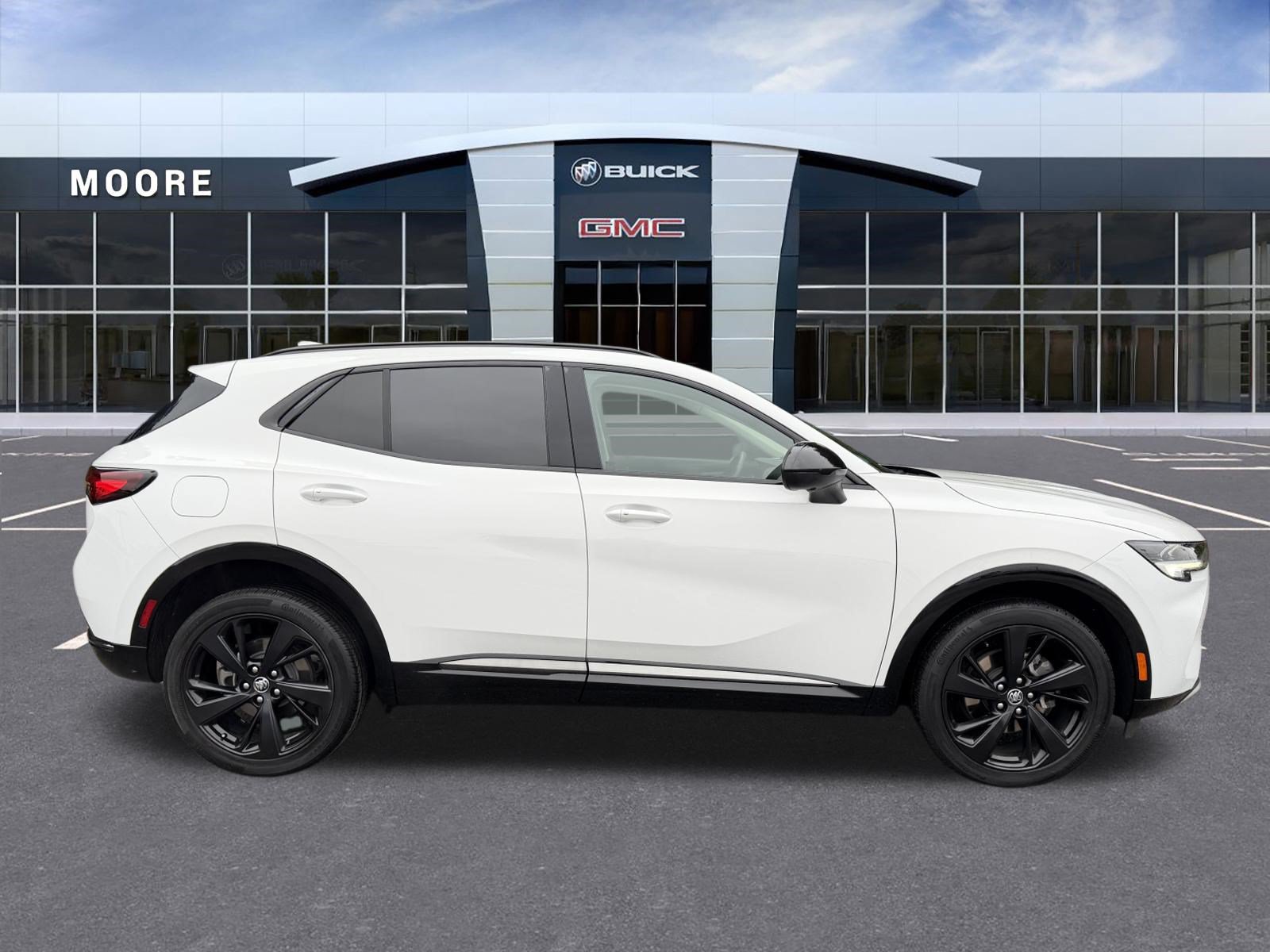 Used 2022 Buick Envision Essence w/ Technology Package I FWD image 2