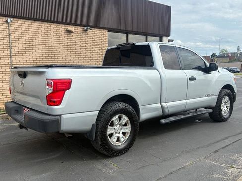 Used 2017 Nissan Titan S image 7