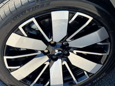 Used 2025 Mitsubishi Outlander SEL FWD image 14