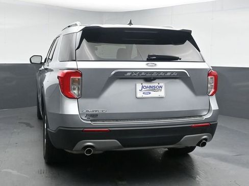 Used 2023 Ford Explorer Limited w/ Equipment Group 301A RWD image 9