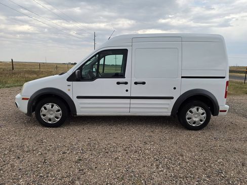 Used 2011 Ford Transit Connect XLT FWD image 2