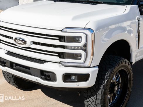 Used 2025 Ford F250 Platinum w/ Platinum Plus Package image 7