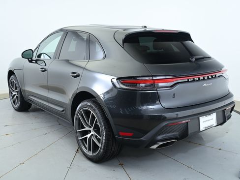 Used 2025 Porsche Macan image 3