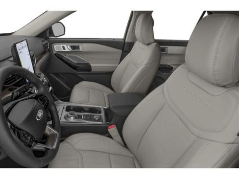 Used 2024 Ford Explorer Platinum w/ Technology Package image 9