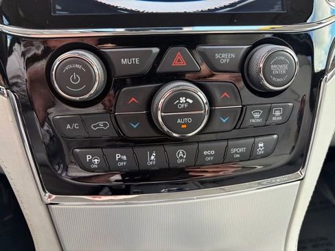 Used 2019 Jeep Grand Cherokee Summit image 28