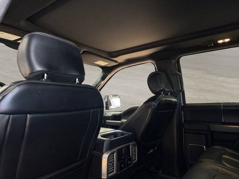 Used 2019 Ford F150 Platinum w/ Equipment Group 701A Luxury AWD/4WD image 25