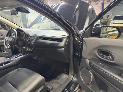 Used 2022 Honda HR-V EX image 25