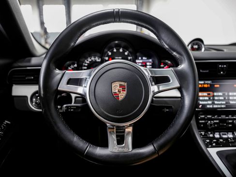 Used 2014 Porsche 911 Carrera image 10