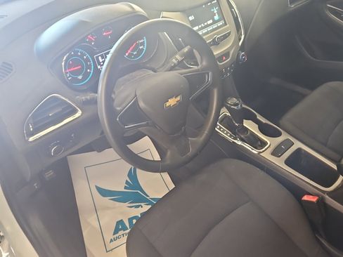 Used 2018 Chevrolet Cruze LS image 13