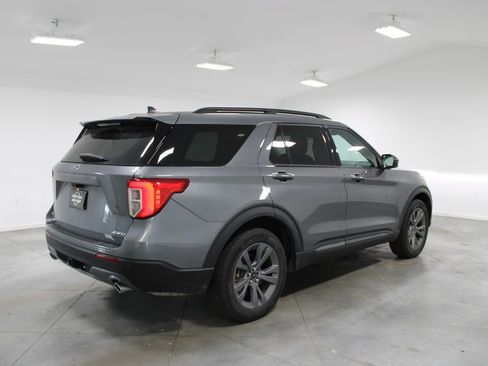 Used 2023 Ford Explorer XLT w/ Equipment Group 202A image 9