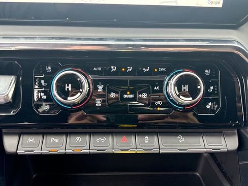 Used 2025 GMC Sierra 1500 Denali Ultimate image 19