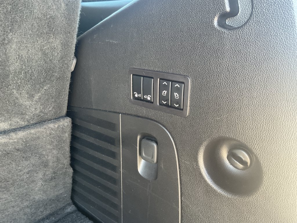 Used 2018 GMC Yukon SLT RWD image 10