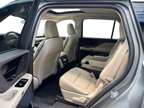 Used 2023 Lincoln Aviator Reserve w/ Equipment Group 201A AWD/4WD image 12