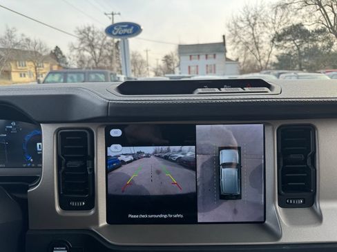 Used 2025 Ford Bronco Outer Banks image 27