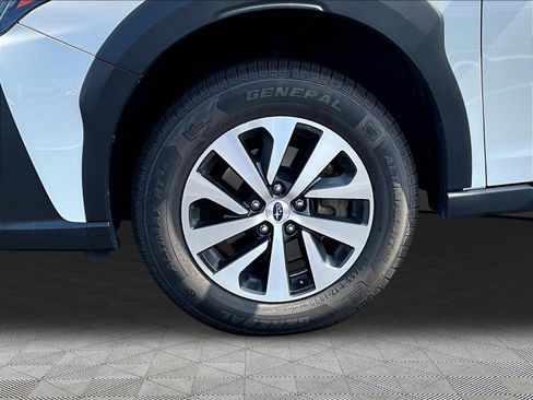Used 2024 Subaru Outback Premium AWD/4WD image 32