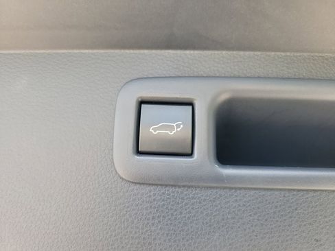 Used 2025 Toyota Highlander XSE AWD/4WD image 9