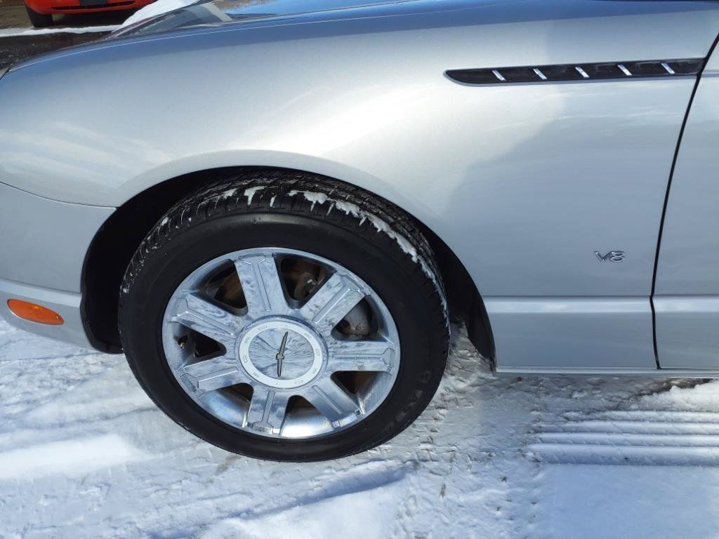Used 2004 Ford Thunderbird RWD image 5