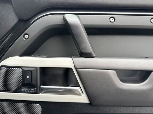 Used 2020 Land Rover Defender 110 HSE image 19