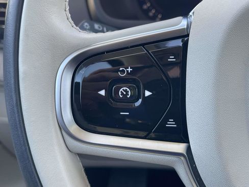 Used 2024 Volvo XC90 B6 Ultimate w/ Lounge Package image 23