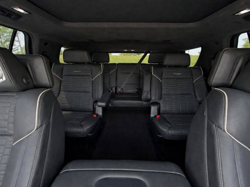 Used 2024 Cadillac Escalade Sport Platinum w/ Heavy-Duty Trailer Package AWD/4WD image 16