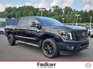 Used 2018 Nissan Titan SV w/ SV Convenience Package image 1