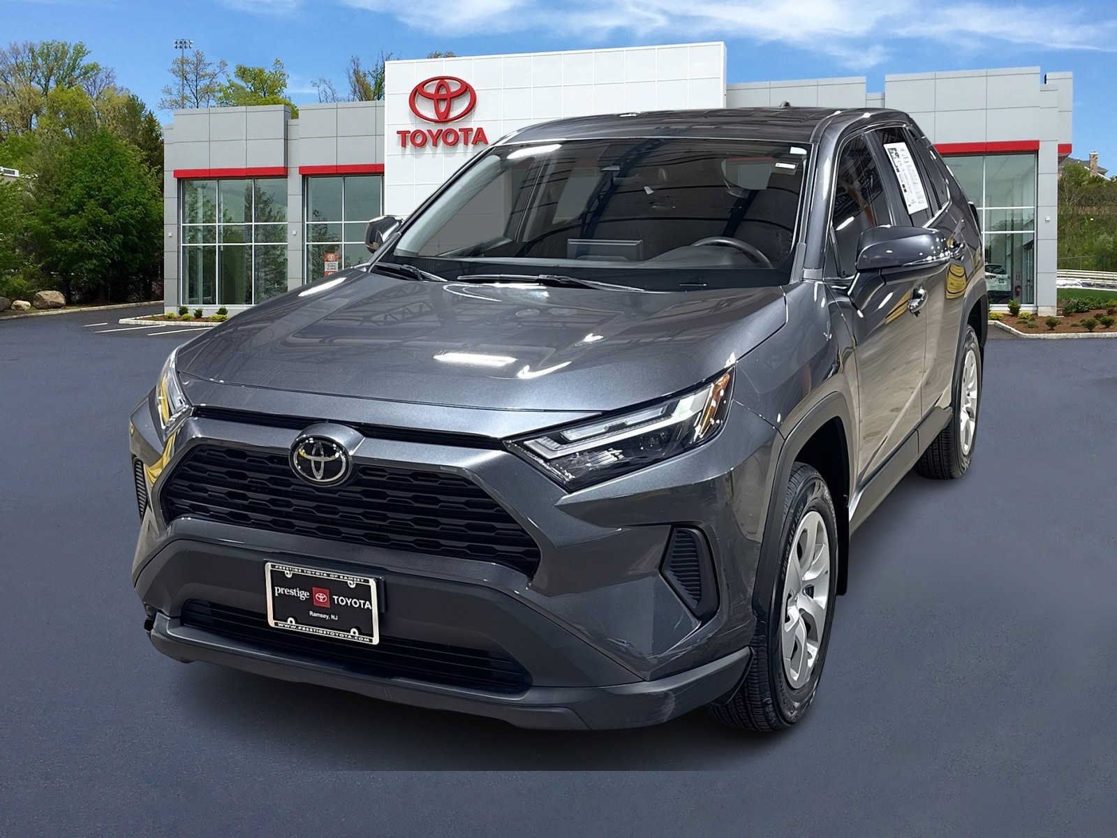 Used 2023 Toyota RAV4 LE AWD/4WD image 1