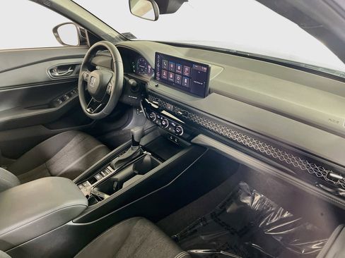 Used 2023 Honda Accord Sport image 27