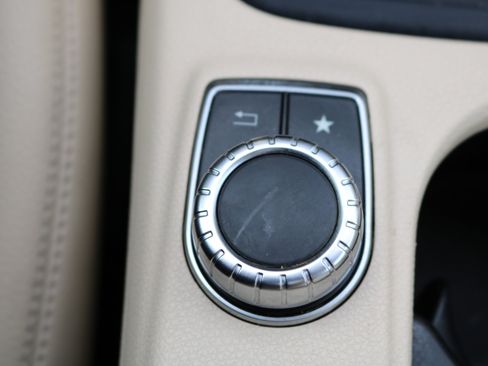 Used 2016 Mercedes-Benz GLA 250 image 28