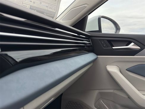 New 2026 Volkswagen Jetta SE image 21