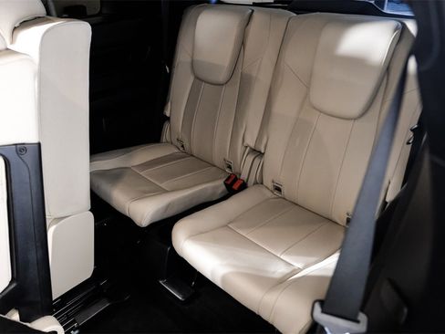 Used 2021 Mercedes-Benz GLB 250 w/ Premium Package image 42