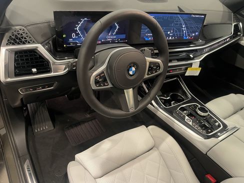 Used 2026 BMW X7 xDrive40i w/ M Sport Package AWD/4WD image 7