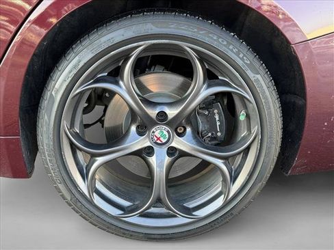Used 2019 Alfa Romeo Giulia Ti Sport w/ Quick Order Package 22S Sport image 9