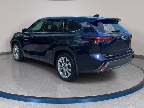 Used 2026 Toyota Highlander Limited AWD/4WD image 7