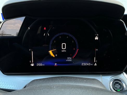 Used 2025 Chevrolet Trax LT image 36