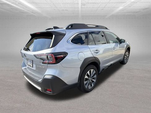 Used 2023 Subaru Outback Limited AWD/4WD image 11
