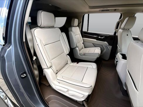 Used 2021 GMC Yukon XL Denali w/ Denali Premium Package RWD image 20