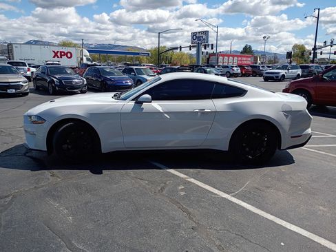 Used 2019 Ford Mustang Coupe image 4