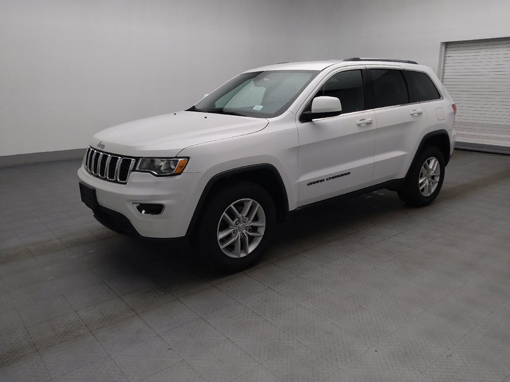 Used 2018 Jeep Grand Cherokee Laredo AWD/4WD image 2