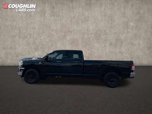 Used 2024 RAM 3500 Tradesman w/ Chrome Appearance Group AWD/4WD image 4