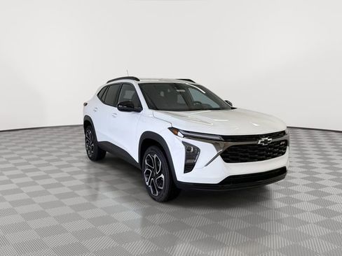New 2026 Chevrolet Trax RS w/ Driver Confidence Package FWD image 2