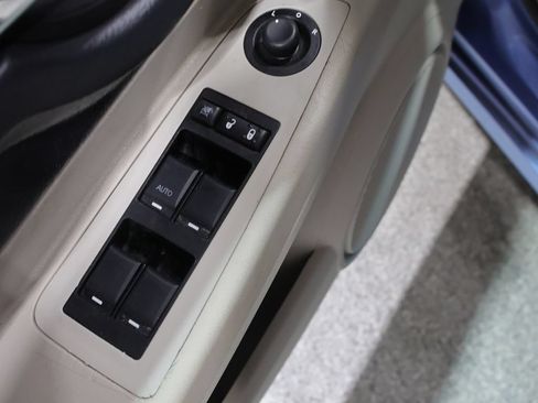 Used 2007 Dodge Magnum SE RWD image 12