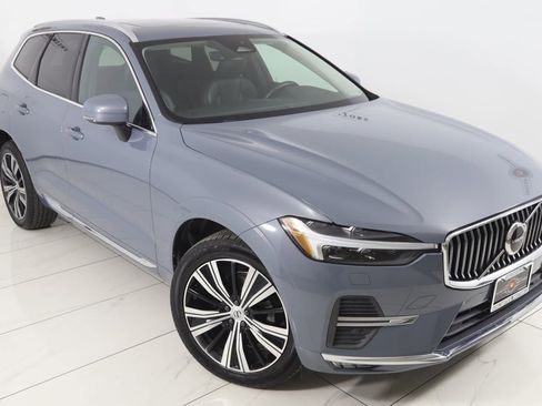 Used 2022 Volvo XC60 B5 Inscription w/ Climate Package image 19