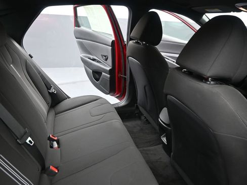 Certified 2025 Hyundai Elantra Sport image 33