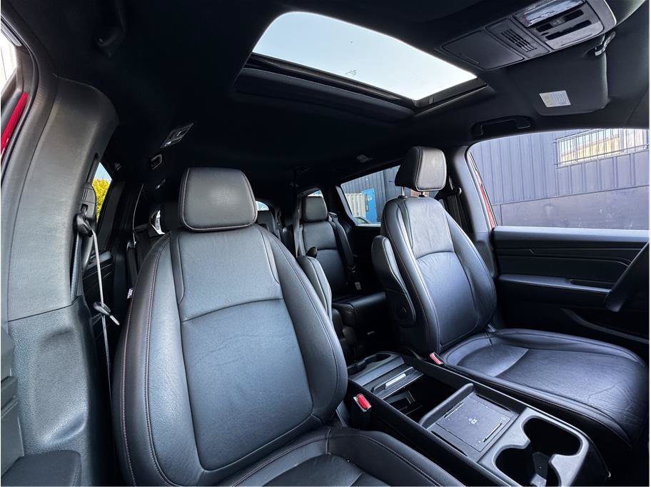 Used 2025 Honda Odyssey Sport-L image 4