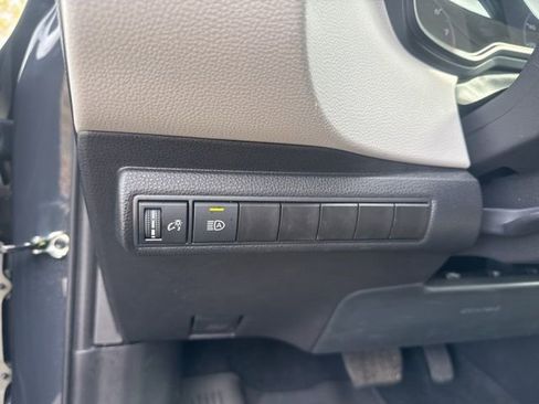Used 2025 Toyota Corolla LE image 24