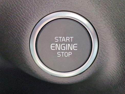 New 2025 Volvo XC40 B5 Core w/ Protection Package Premier image 27