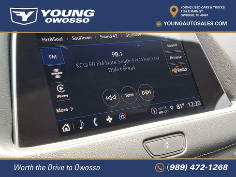 Used 2022 Cadillac XT4 Premium Luxury w/ Cold Weather Package AWD/4WD image 18