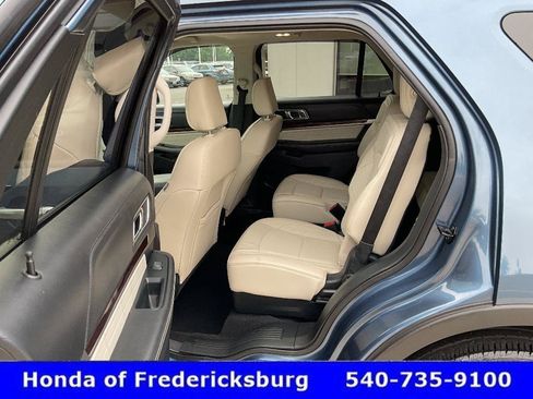 Used 2019 Ford Explorer Platinum AWD/4WD image 25