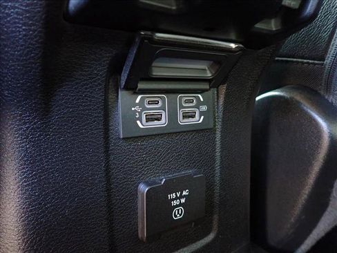 Used 2020 Jeep Wrangler Unlimited Sahara image 9